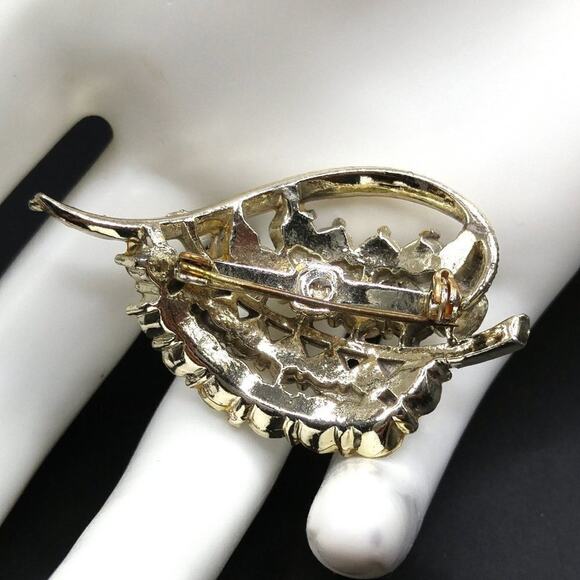 Vintage Aurora Borealis Rhinestone Leaf Brooch Gold Tone 1950s 1960s Pin - Picture 6 of 7